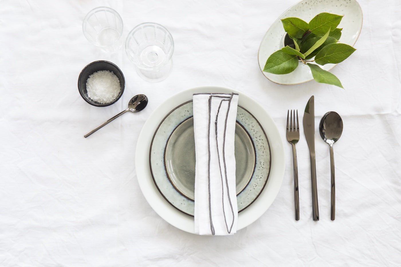  Mepra Due Flatware Set - Black Gold - Bonton