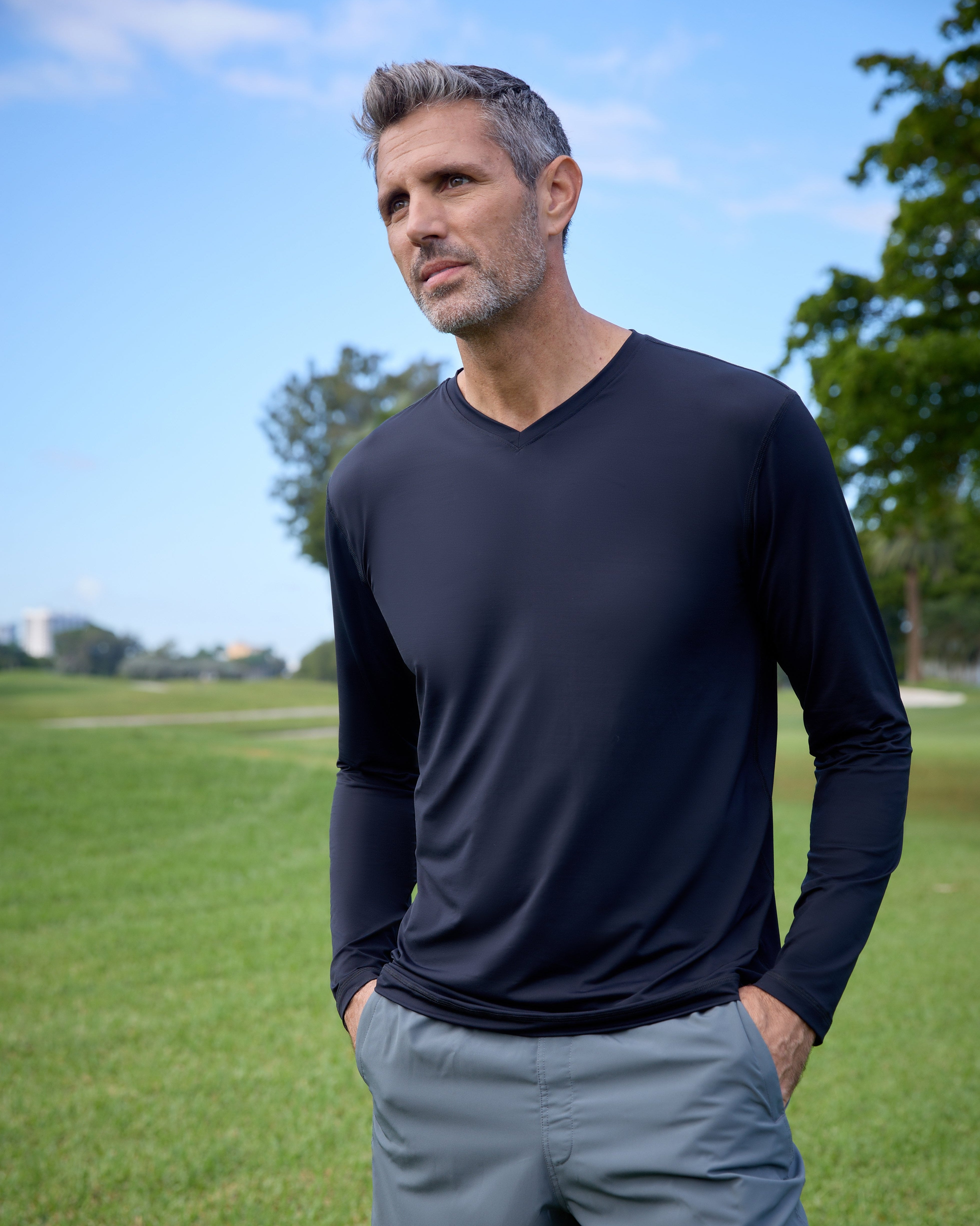  BloqUV MEN'S PERFORMANCE V-NECK (12003) - Black - Bonton
