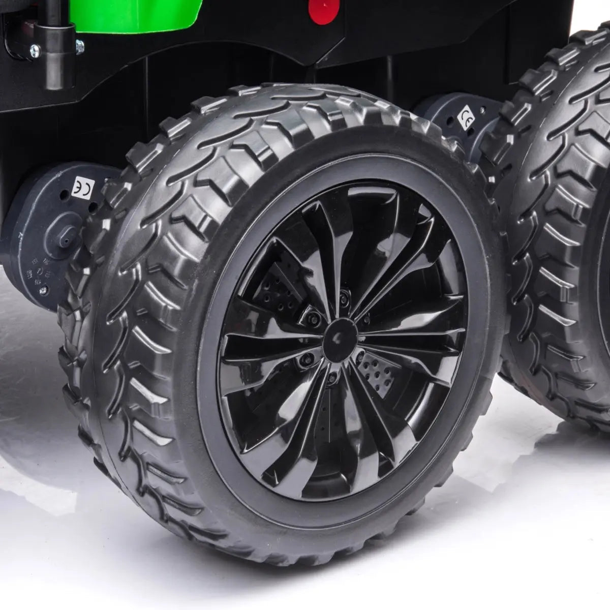  Freddo 24V 6 Wheeler Freddo Tractor Trailer 2 Seater Ride-on With Dump Cart and Parental Remote - Green - Bonton