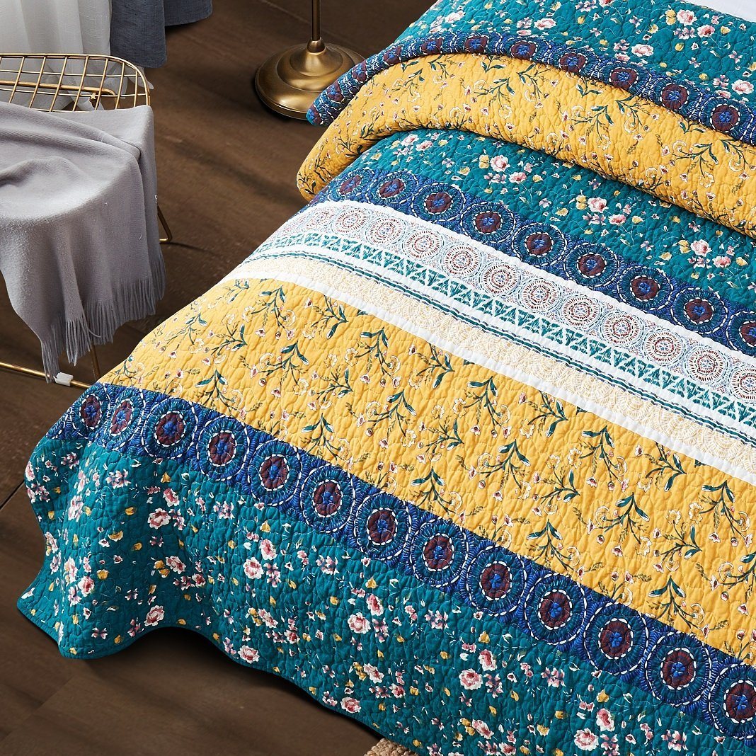  DaDa Bedding Collection DaDa Bedding Bohemian Patchwork Bed of Wild Flowers Floral Gardenia Green Bedspread Set (JHW-886) by DaDa Bedding Collection - Twin - Bonton