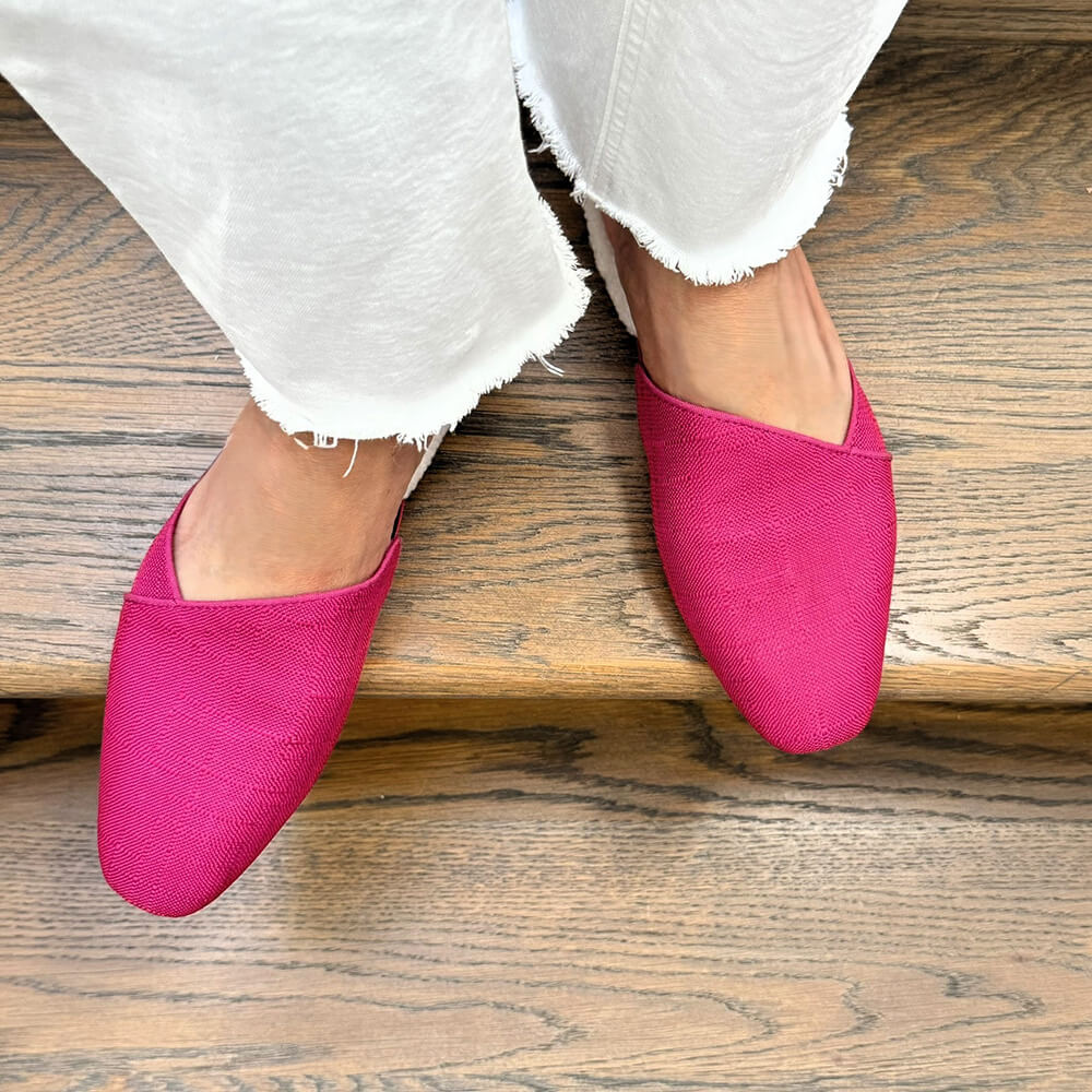  Luvons Devon Luxe Memory Foam Slippers - Vibrant Raspberry - Bonton