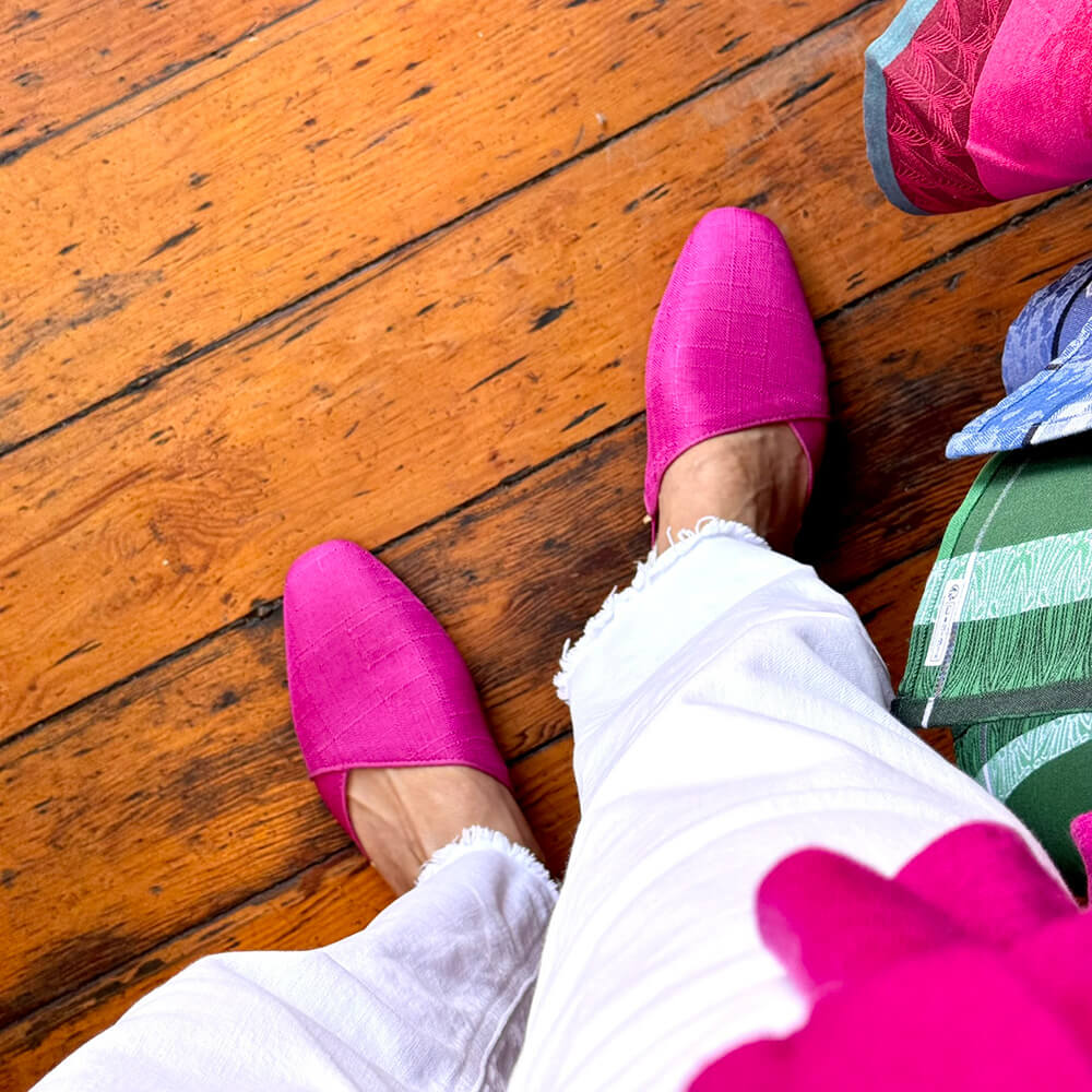  Luvons Devon Luxe Memory Foam Slippers - Vibrant Raspberry - Bonton