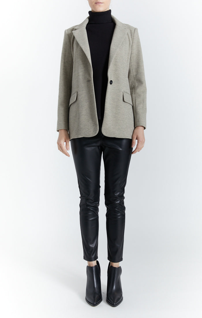  Oat New York Slim Boyfriend Blazer by Oat New York - Heather Sia - Bonton
